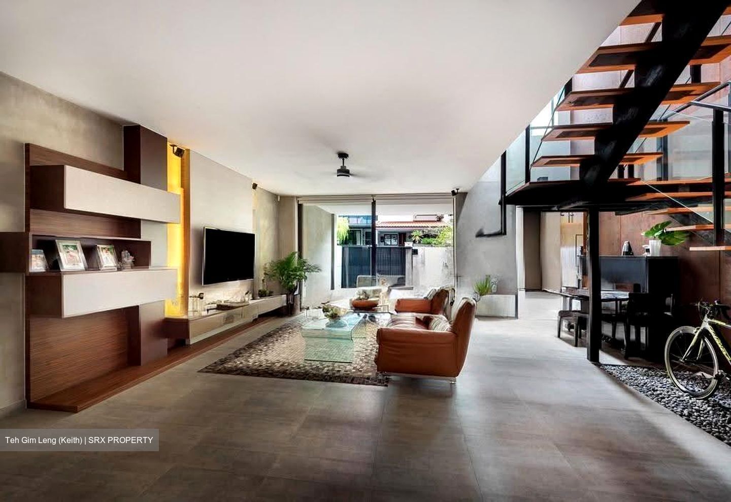 Grove Avenue (D10), Terrace #622220431